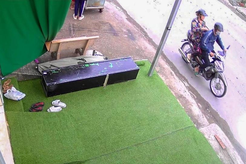 Hy hữu vụ trộm tôm hùm khổng lồ trong bể của nhà hàng ở Hà Nội-1