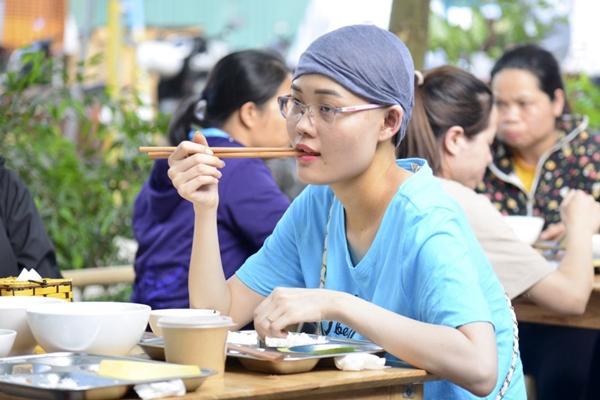 Ngọn lửa truyền cảm hứng trong cuộc chiến với ung thư của nữ bác sĩ khoa Nhi-2