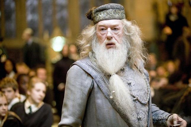 Hiệu trưởng Dumbledore của ‘Harry Potter’ qua đời-2