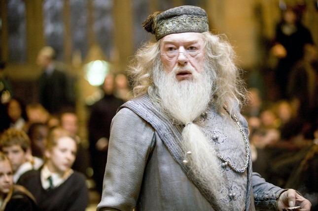 Hiệu trưởng Dumbledore của ‘Harry Potter’ qua đời-2