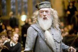 Hiệu trưởng Dumbledore của ‘Harry Potter’ qua đời