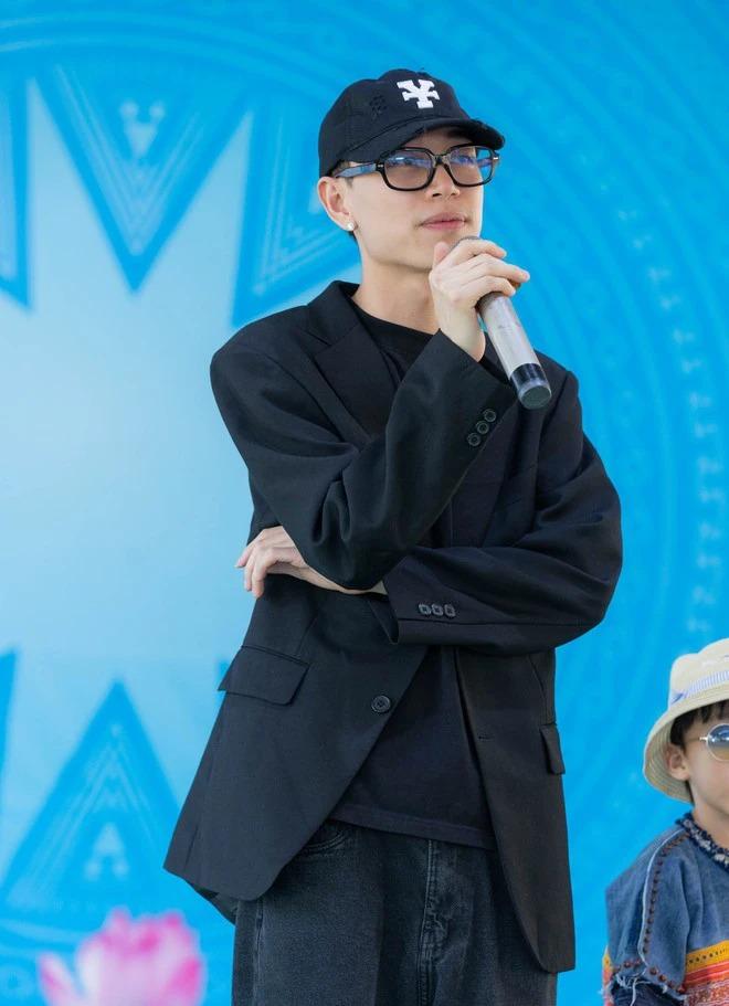 Double2T được bố mẹ gọi bằng cái tên đặt biệt, tiết lộ tính cách hồi còn học cấp 3-5