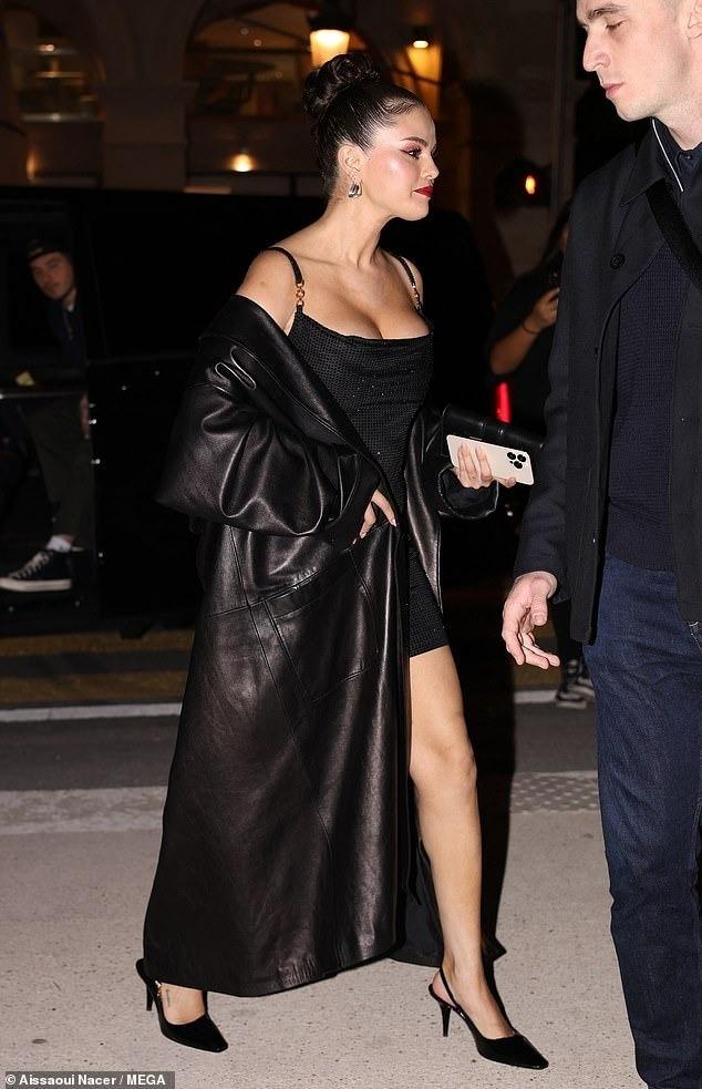Selena Gomez xinh đẹp rạng ngời khi đi ăn tối cùng Brooklyn Beckham-2