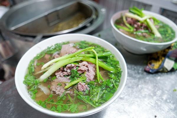 Thực khách xôn xao về quán phở của Chi Pu ở Trung Quốc, giá 200.000 đồng/bát-4