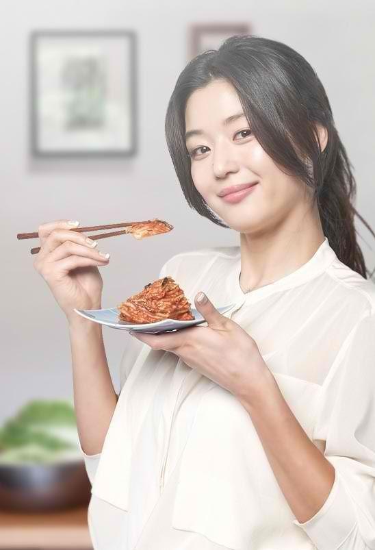 Thói quen khi ăn giúp Jeon Ji Hyun có vóc dáng đẹp dù đã 42 tuổi và qua 2 lần sinh con-3