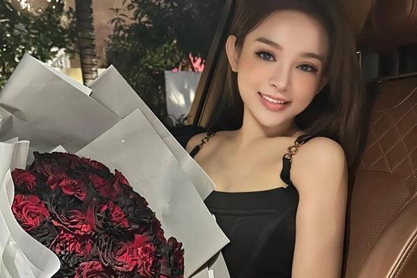 Huyền Baby hiếm hoi khoe mẹ chồng quyền lực, nhan sắc gây bất ngờ vì trẻ trung không kém con dâu-10