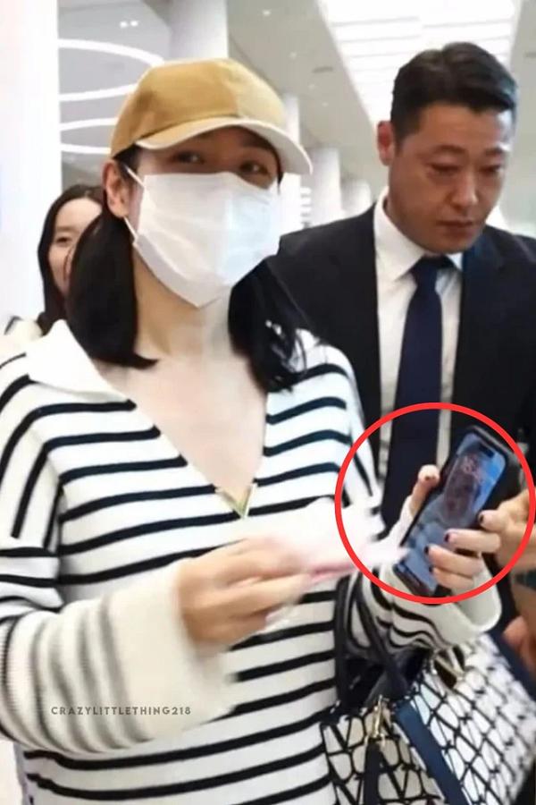 Hé lộ hình ảnh hiếm hoi về quý tử của cặp đôi vàng Hyun Bin và Son Ye Jin-2