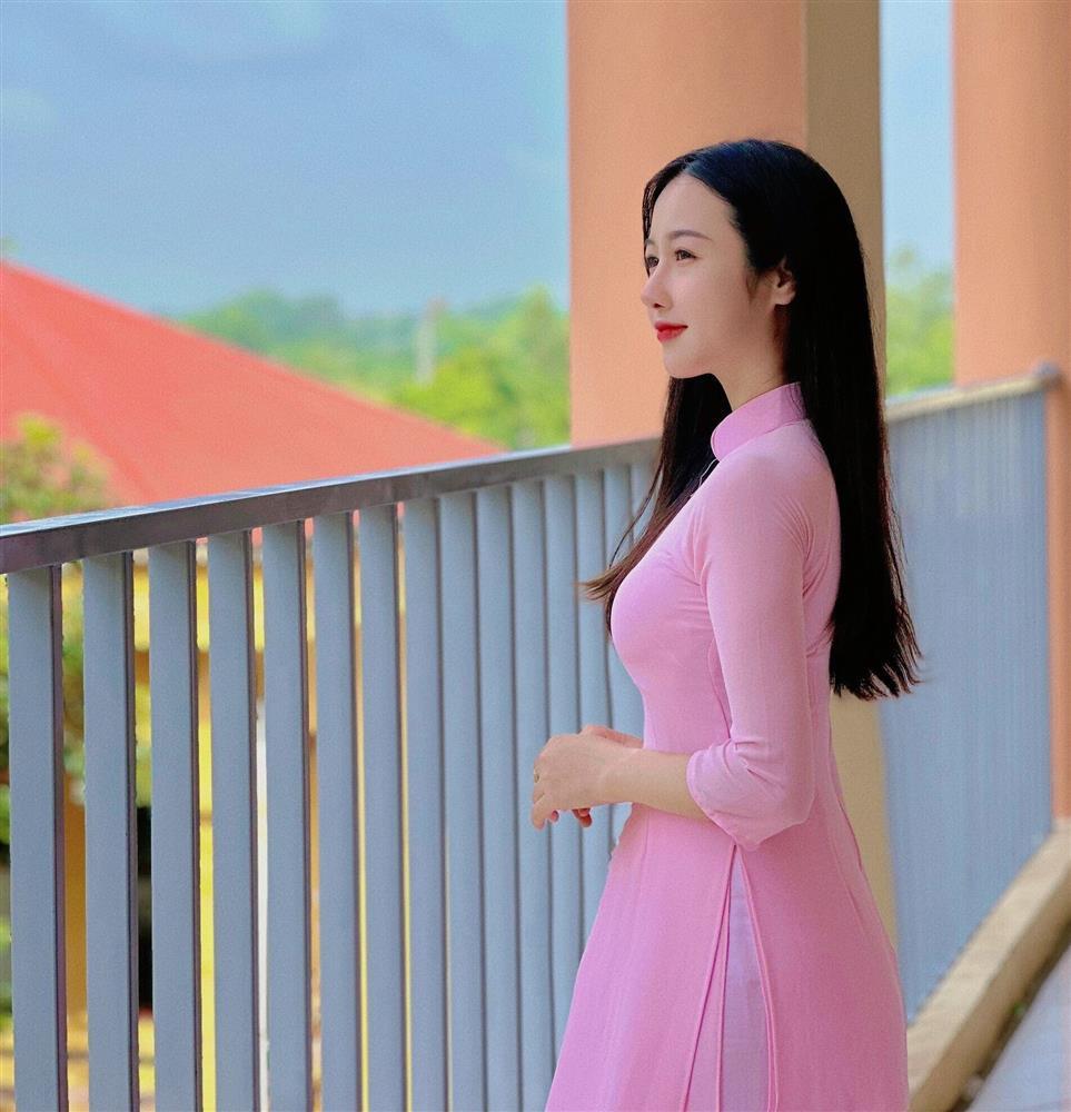 Cô giáo xinh đẹp hóa thân chị Hằng nổi như cồn 3 năm trước giờ ra sao?-2