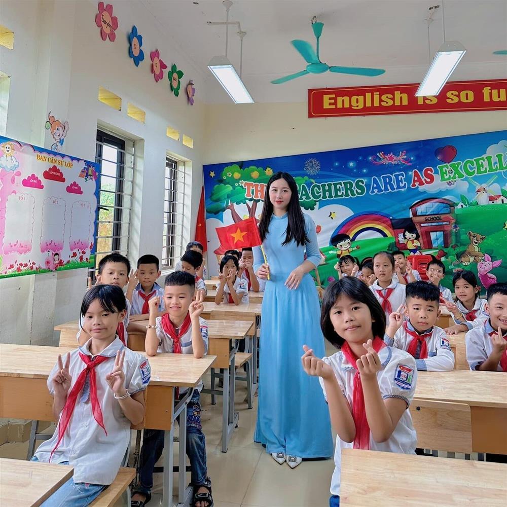 Cô giáo xinh đẹp hóa thân chị Hằng nổi như cồn 3 năm trước giờ ra sao?-5