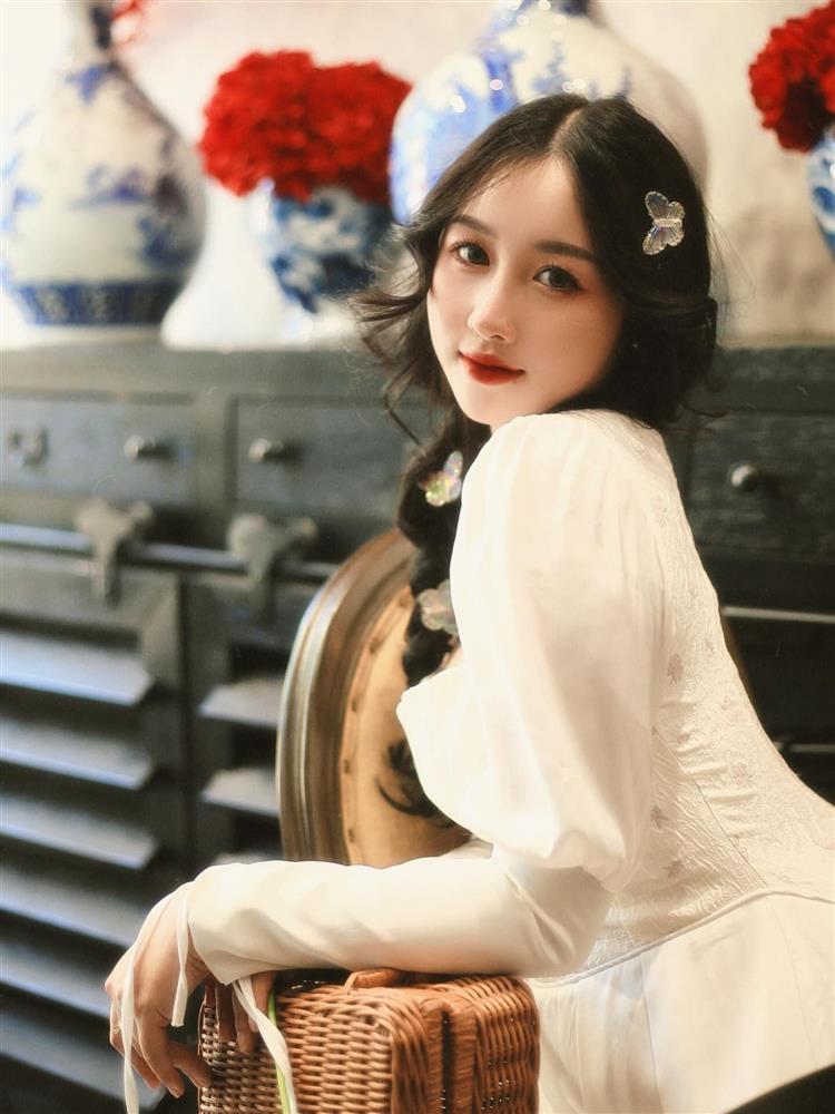 Cô giáo xinh đẹp hóa thân chị Hằng nổi như cồn 3 năm trước giờ ra sao?-8