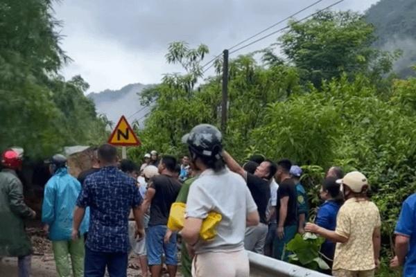 Hẹn nhau hỗn chiến nhưng đánh nhầm người đi đường-2