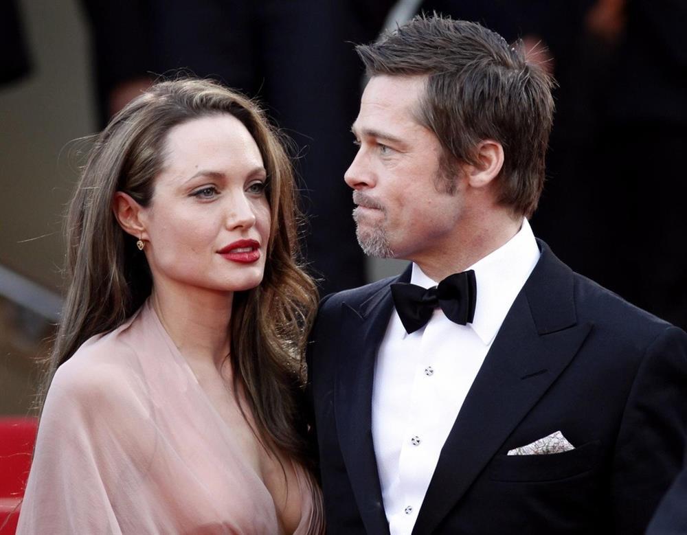 Angelina Jolie không thể sống thật là mình suốt một thập kỷ-4