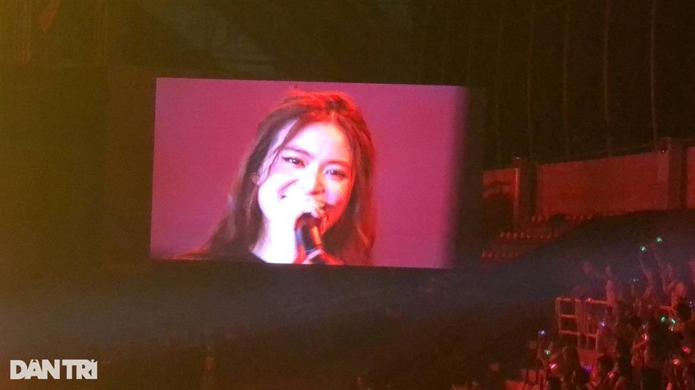 Đen Vâu xuất hiện bất ngờ, Hoàng Thùy Linh trực tiếp nói rõ mối quan hệ-1