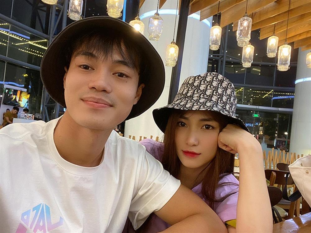 Hòa Minzy làm mẹ đơn thân: Chăm con khéo, vướng tin đồn hẹn hò cầu thủ-9