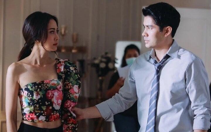 Dọn phòng cho bạn thân của chồng mà tôi choáng váng-1