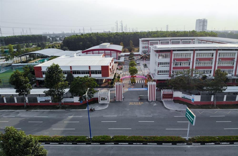 Nữ sinh lớp 10 rơi lầu tử vong tại khu nội trú-1