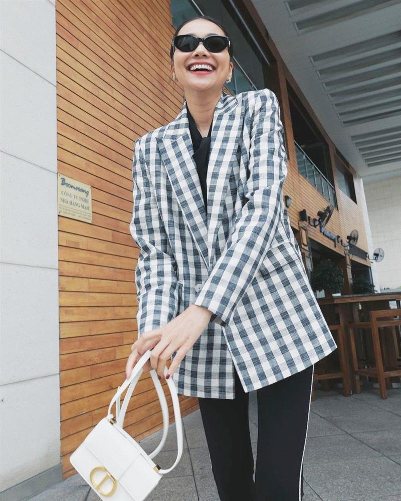 Bóc tủ túi hiệu của Thanh Hằng: Sang chảnh, giá hàng trăm triệu đồng-5