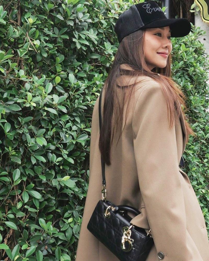 Bóc tủ túi hiệu của Thanh Hằng: Sang chảnh, giá hàng trăm triệu đồng-9