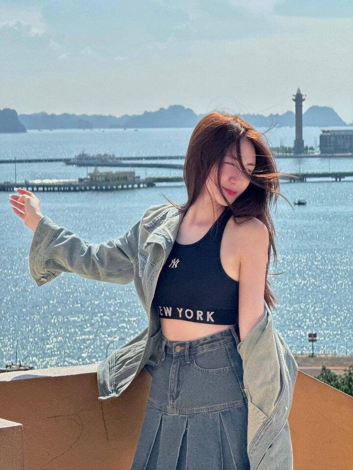 Hòa Minzy diện croptop khoe vòng eo con kiến xóa tin đồn mang thai lần 2-2