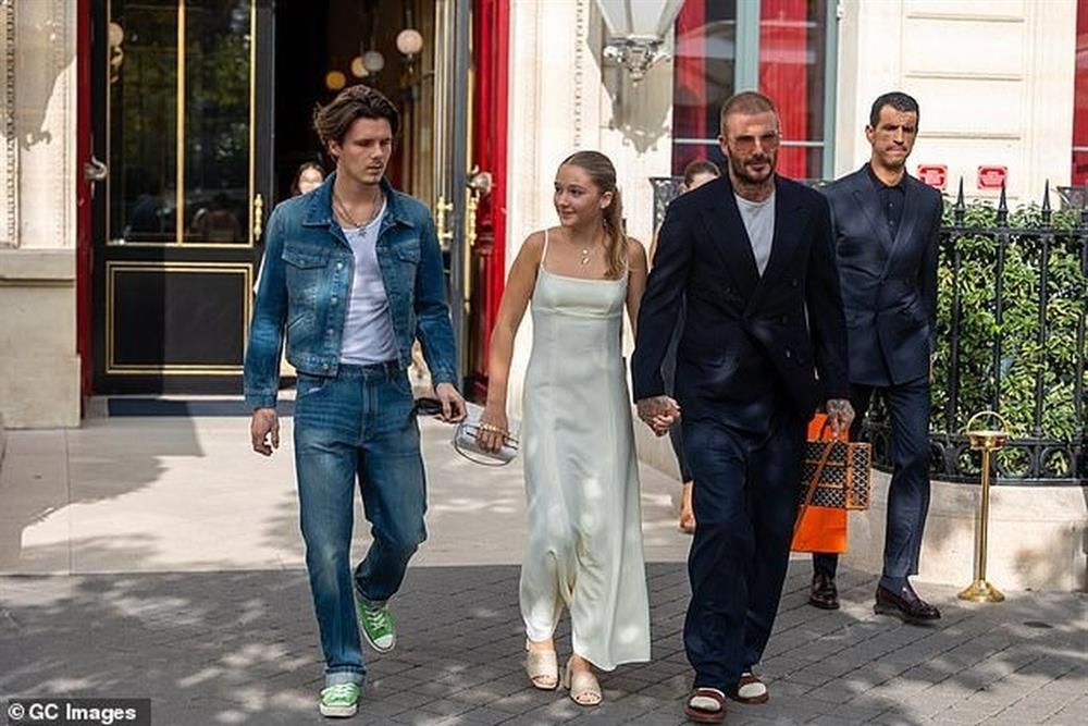 David Beckham hôn môi con gái 12 tuổi gây tranh cãi-2