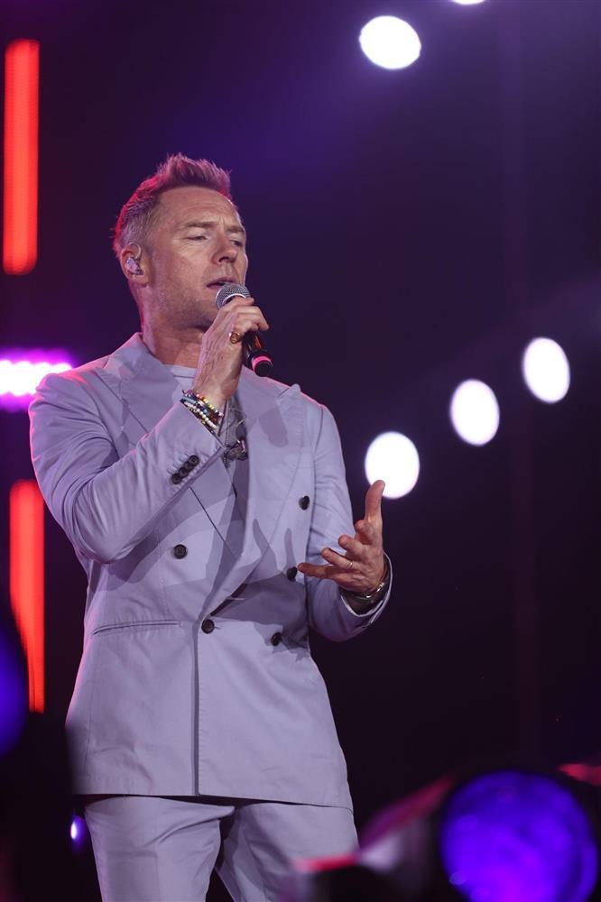 Ronan Keating, Epik High choáng ngợp vì tình cảm của khán giả Việt-3