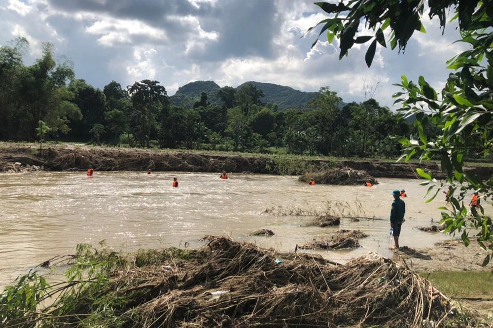 2 học sinh bị lũ cuốn trôi giữa đêm-2