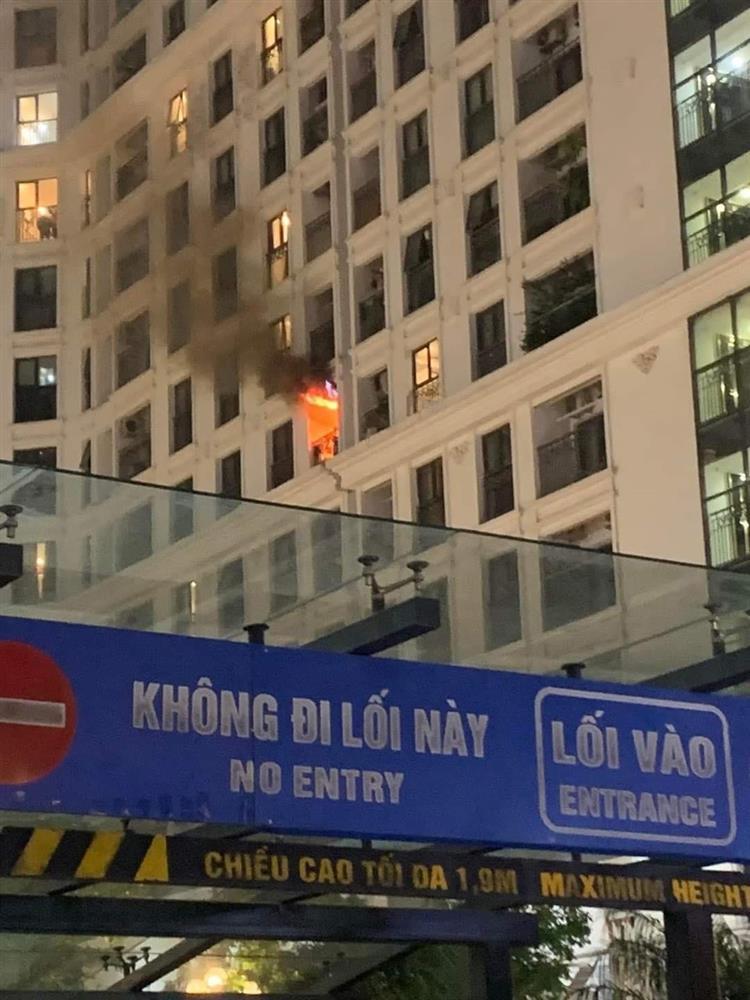 Cháy chung cư ở Hà Nội trong đêm-1