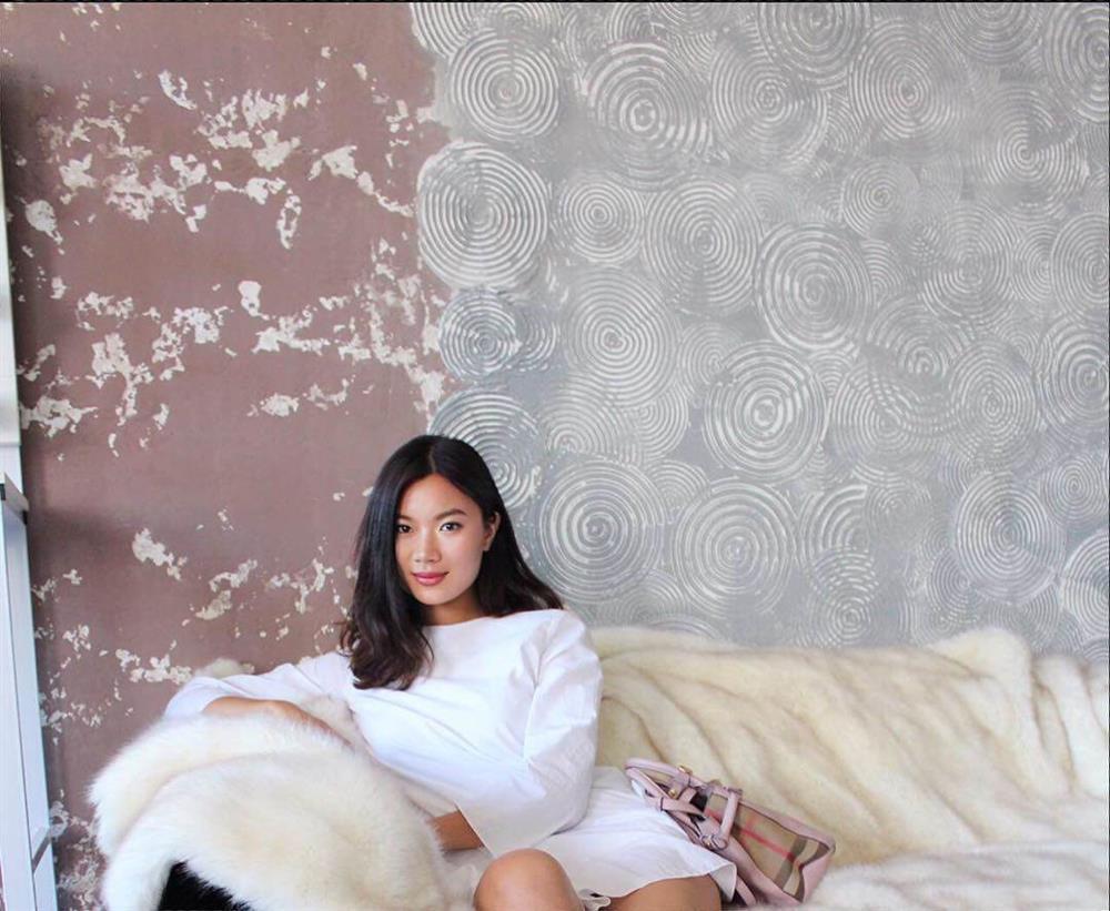 Mỹ nữ chăn trâu Hương Ly mê đồ cắt xẻ, có lần lao đao vì chiếc đầm xuyên thấu-11