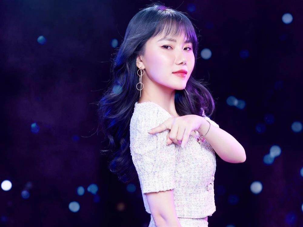 Cô gái TPHCM biết 4 thứ tiếng, làm phiên dịch cho 2 đêm diễn của Blackpink-1