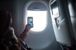 Hành khách Trung Quốc bị bắt giữ khẩn cấp vì chụp ảnh từ cửa sổ máy bay