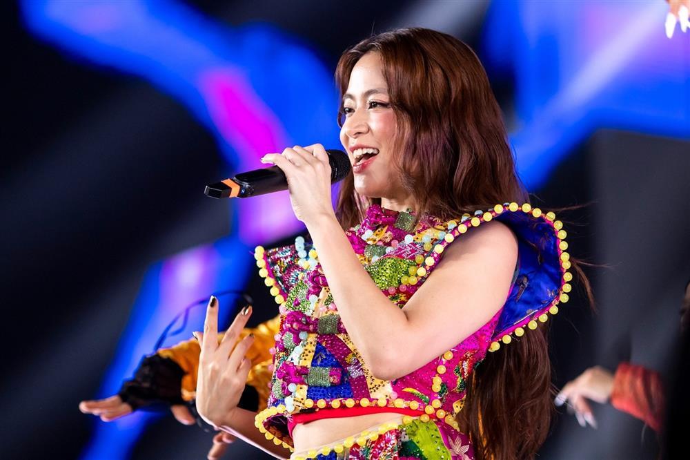 Ở Việt Nam, ai cầm mic đi hát cũng là ca sĩ, nhưng ở Hàn Quốc thì không-1