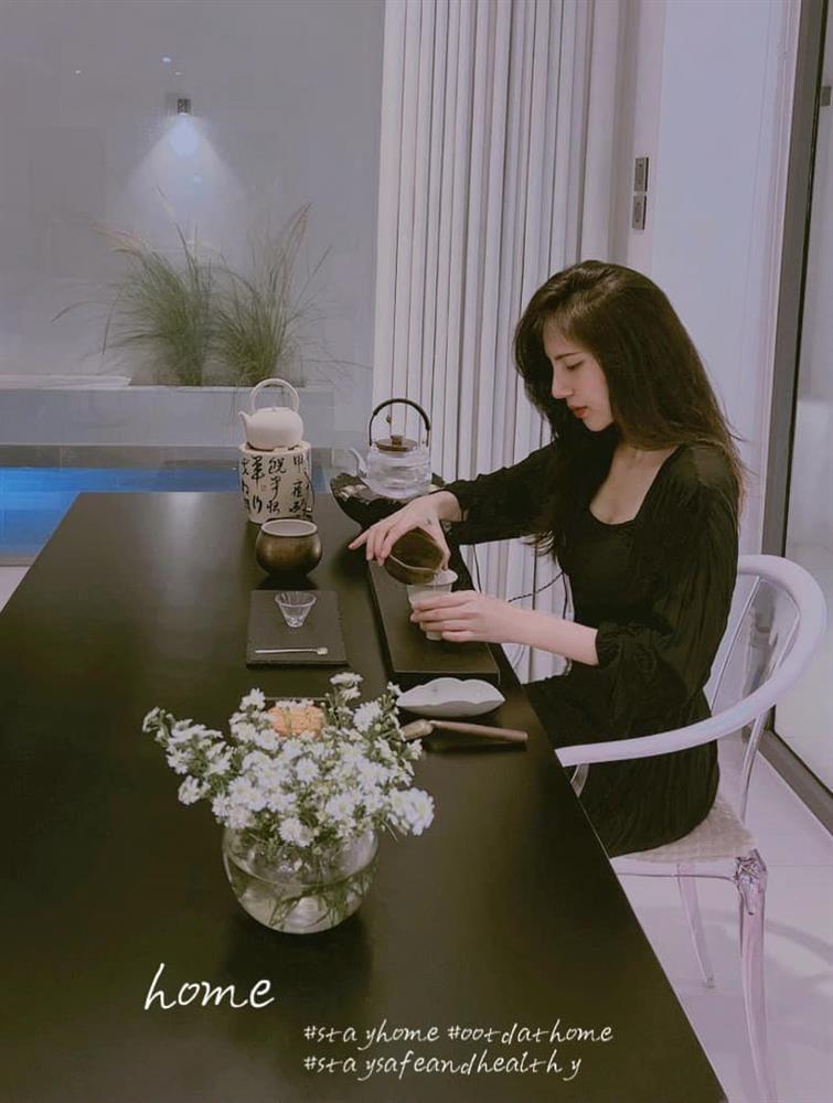 Thủy Tiên lộ vẻ ngoài hoàn toàn lạ lẫm, làn da trắng sứ như Bạch Tuyết đời thật-6