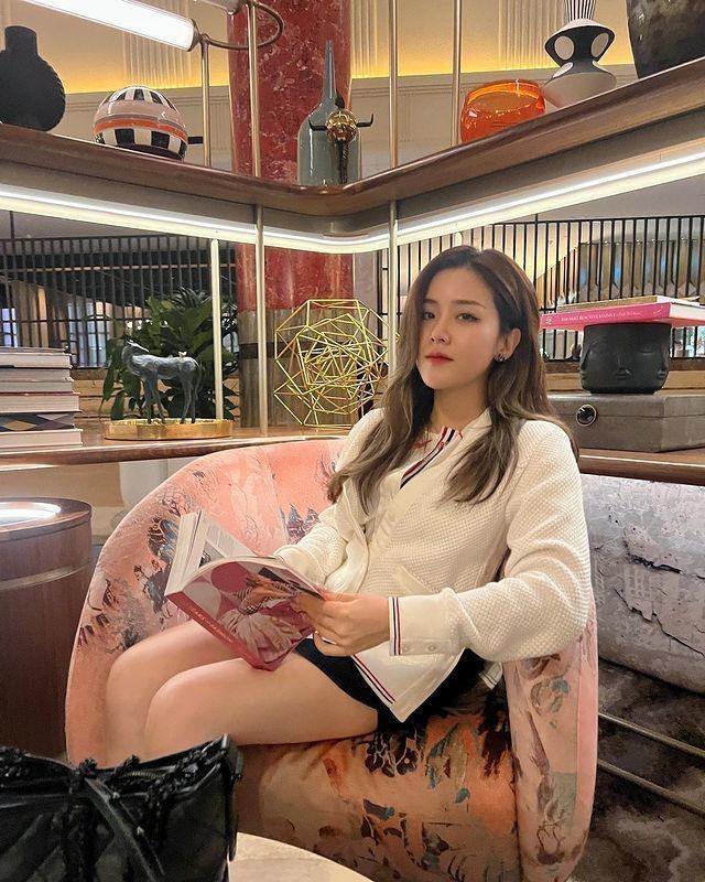 Phong cách đậm mùi tiền sang chảnh của em chồng Đông Nhi-9