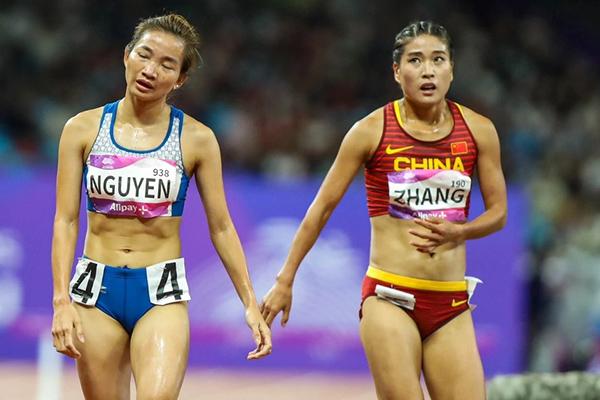 Nguyễn Thị Oanh vượt thành tích Asiad, vô đối ở giải quốc gia-2