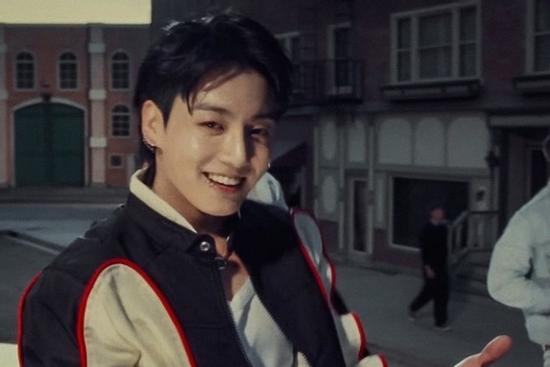 Jungkook (BTS) làm rõ chuyện hẹn hò, bị phát tán video riêng tư