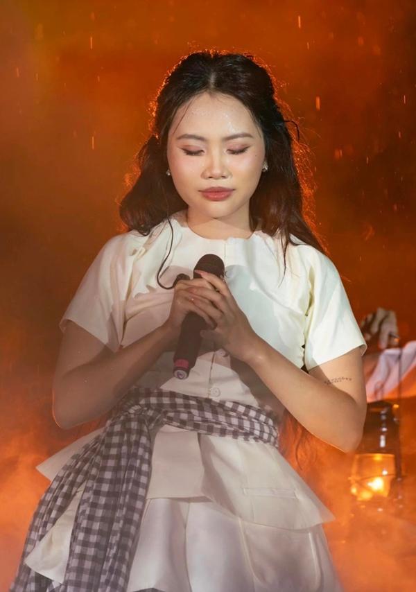 Phương Mỹ Chi: Mong mọi người đừng so sánh tôi với chị Hoàng Thùy Linh-7