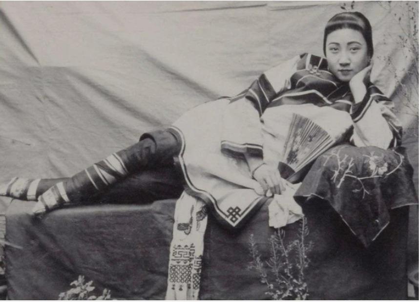 Bộ ảnh nhan sắc thực của những người phụ nữ thời nhà Thanh-9