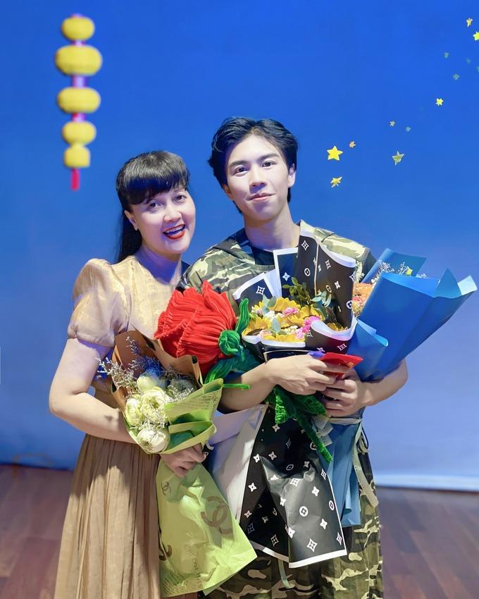 Nghệ sĩ hài Vân Dung lần đầu công khai ảnh bên con trai duy nhất-1