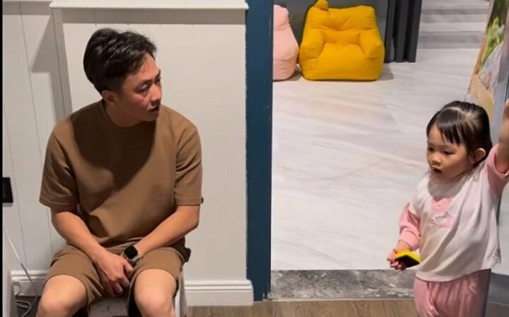Cường Đô La bất chấp hình ảnh, làm trò cho con gái vui-4