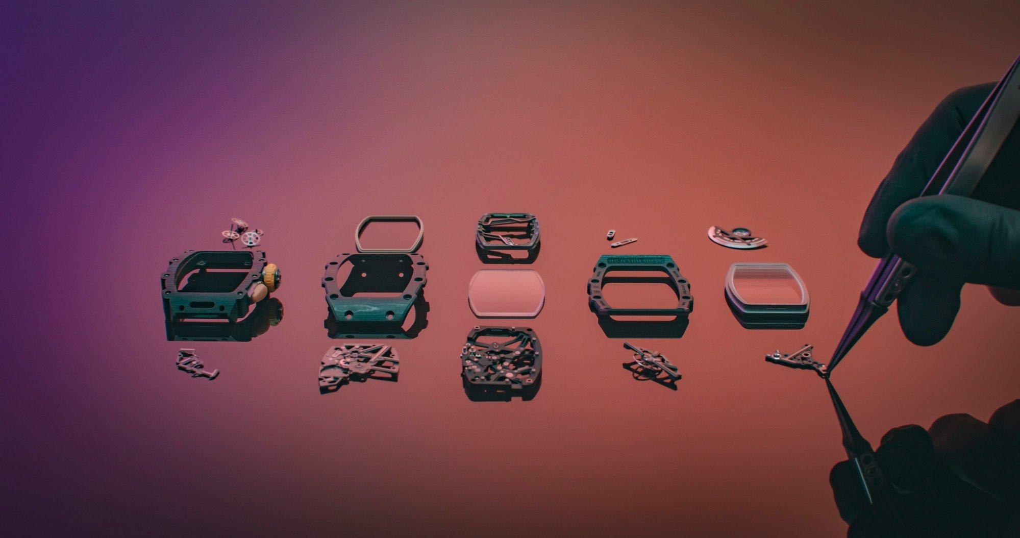 Đồng hồ xuyên thấu giá tới 2 triệu USD và sự xa xỉ của các siêu sao-4