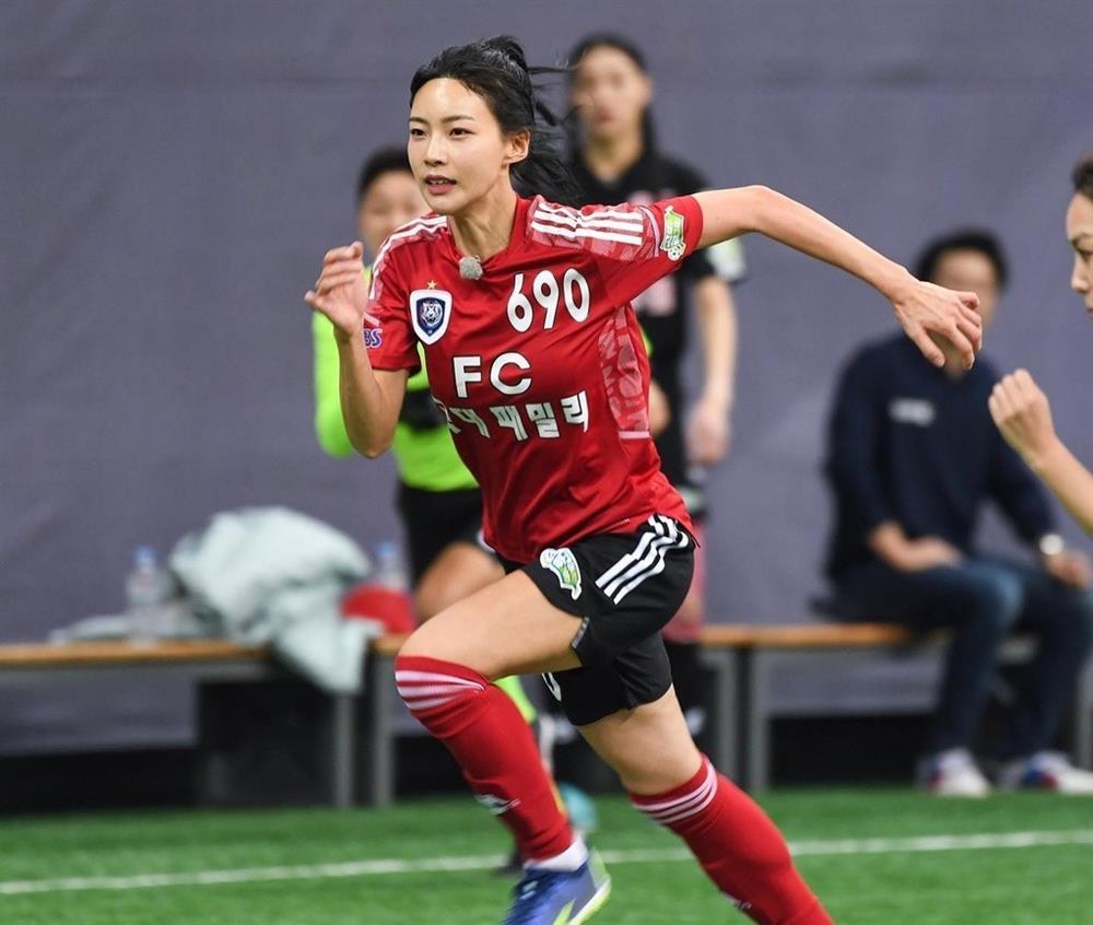 Ngôi sao điền kinh Hàn Quốc gây sốt vì vẻ ngoài xinh đẹp như thần tượng-3