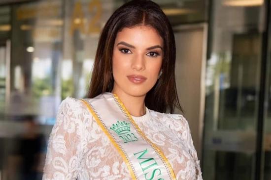 Dàn hoa hậu quốc tế đổ bộ sân bay Nội Bài