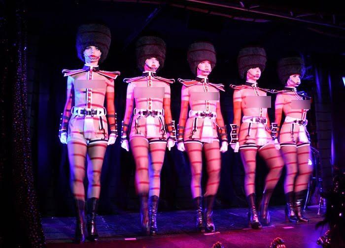 5 bộ đồ Lisa (Blackpink) mặc khi nhảy ở club thoát y: Bộ nội y công sở gây sốc nhất?-3