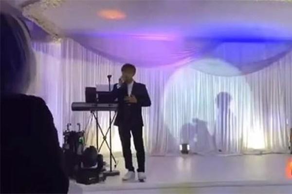 Xúc động đoạn clip Hồ Văn Cường lau mồ hôi cho Phi Nhung-4