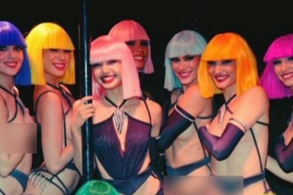 Bất ngờ trước thái độ của mẹ Lisa (BLACKPINK) khi con gái diễn ở câu lạc bộ thoát y-4