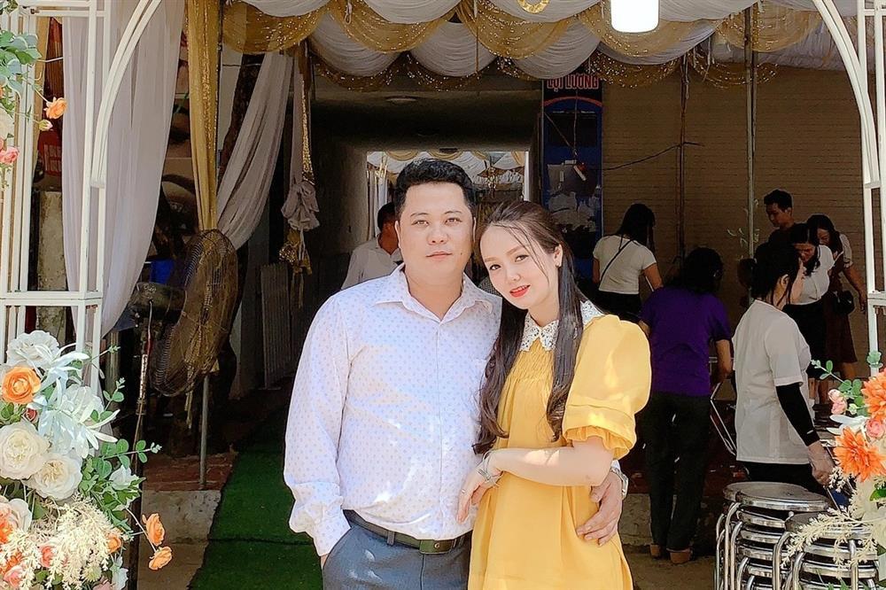 Gặp sự cố bất ngờ, cô gái một tay xinh đẹp ở Hà Nội tìm được chồng như ý-2