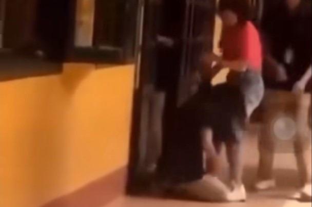 Học sinh quay video nữ sinh quỳ khóc trước cửa lớp có vi phạm?-3