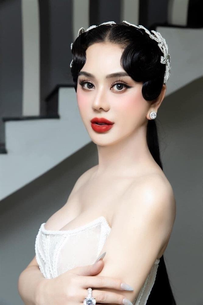 Hành trình biến đổi nhan sắc của Lâm Khánh Chi sau khi chuyển giới-8