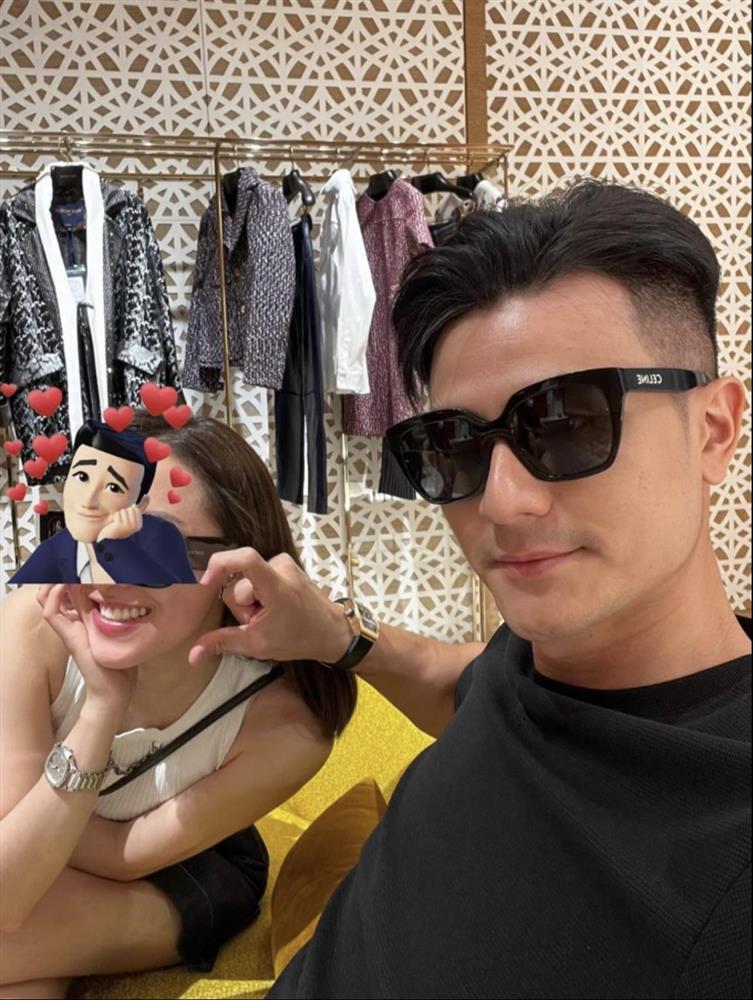 Tiết lộ hình ảnh hiếm hoi trong đám cưới siêu mẫu Vĩnh Thụy, choáng ngợp trước cơ ngơi nhà gái-2