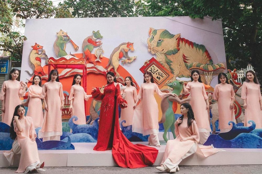 Cô dâu Bắc Giang hát quan họ, chi 1,6 tỷ đồng dựng cảnh Hà Nội tại đám hỏi-1